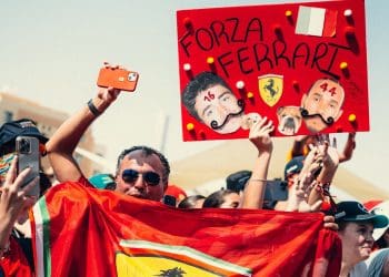 Lewis Hamilton’s Dramatic Return to London Amid Ferrari Crisis Shocks F1 Fans