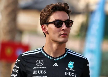 Unbelievable: George Russell’s Jaw-Dropping $30M Mercedes Contract Extension Sparks F1 Drama