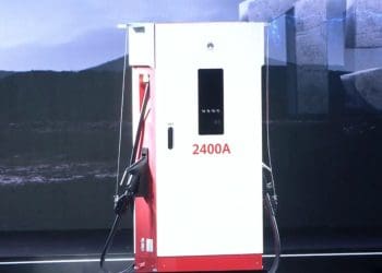 Huawei lança carregador megawatt totalmente refrigerado a líquido