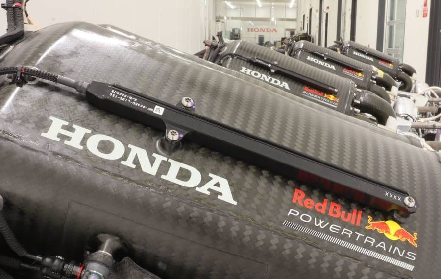 Unveiling F1’s Engine Battle: Honda’s Stand Sparks V10 Revival Controversy