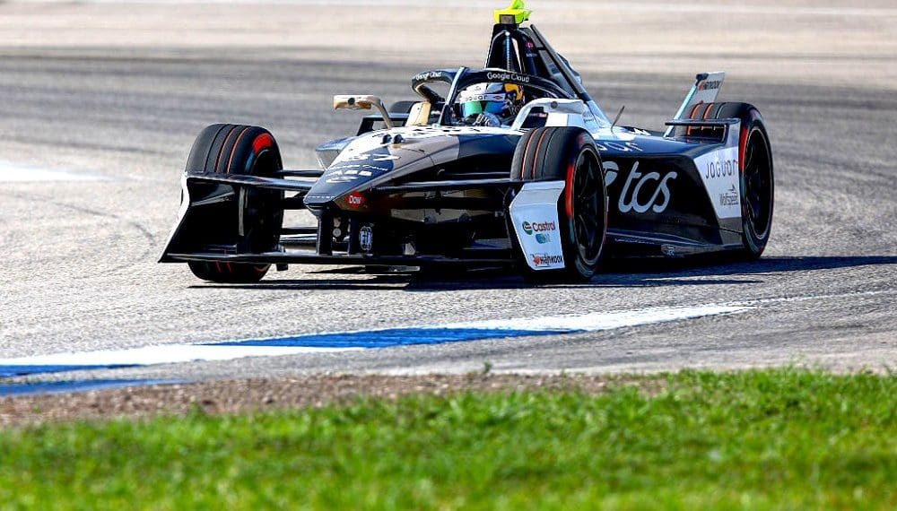 Nick Cassidy Dominates Miami E-Prix FP1, Leaving Competition in the Dust
