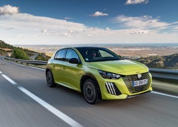 Peugeot E-208 ganha maior autonomia