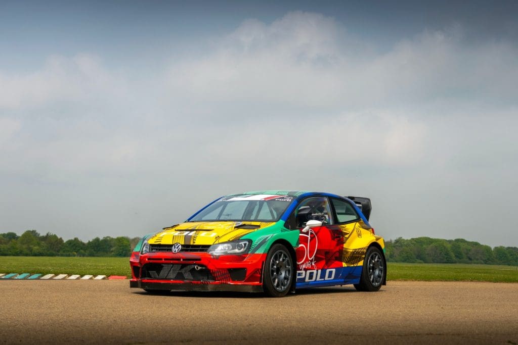 VW revela pintura especial para celebrar 50 anos do Polo com estilo