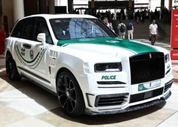 Rolls-Royce Cullinan da Mansory junta-se à garagem de luxo da Polícia do Dubai