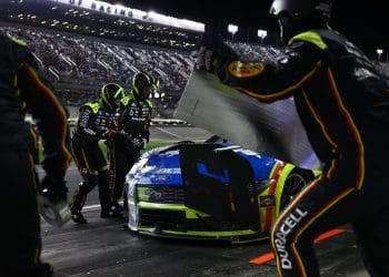 Fans Revolt as Roger Penske’s Pit Crew Decision Triggers Chaos and Controversy