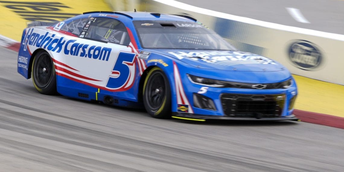 Teammates Turned Rivals: Larson and Elliott’s Heart-Pounding Showdown Ignites NASCAR Drama