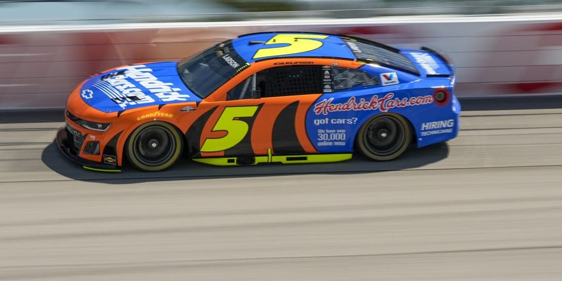 Kyle Larson’s Epic Quest: Dominating Bristol in Tripleheader Weekend Challenge