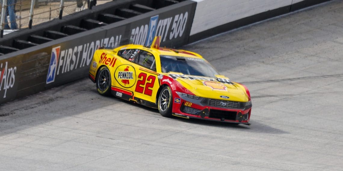 Internal Turmoil Erupts: Logano vs. Cindric at Talladega Sends Shockwaves Through NASCAR World