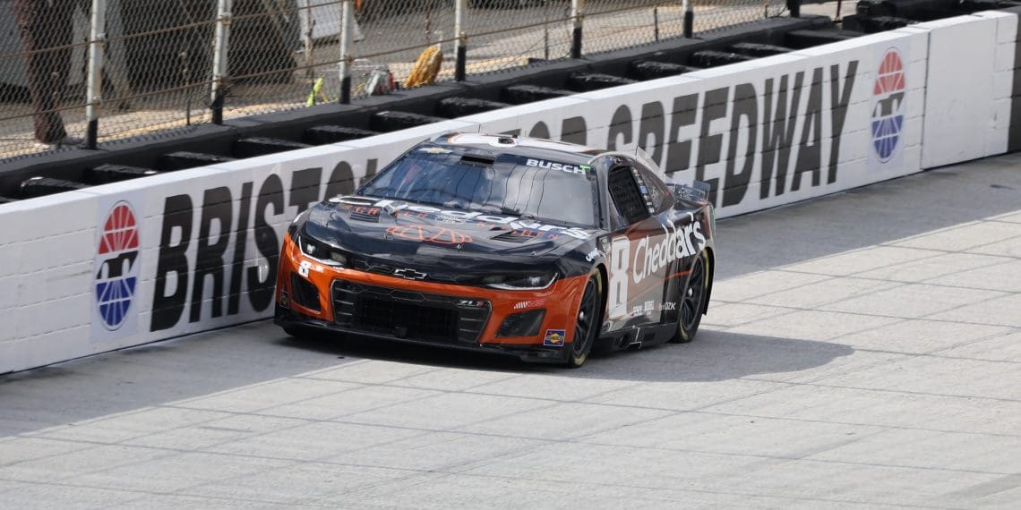 Kyle Larson’s Epic Quest to Dethrone Kyle Busch Ignites NASCAR Drama – Exclusive Revelation