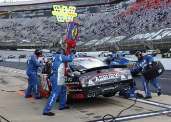 Unstoppable Zilisch Dominates Rockingham Xfinity Qualifying, Secures Pole Position