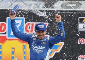 Larson Dominates Bristol with 411 Laps Led in Emotional Victory Tribute