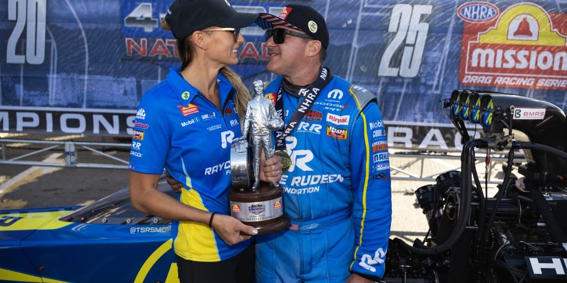 Tony Stewart’s Heart-Pounding Dilemma: Racing Wife Leah Pruett Threatens Marriage at 300 MPH