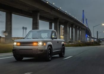 Nova marca de veículos elétricos apoiada por Jeff Bezos lança pick-up de preço acessível