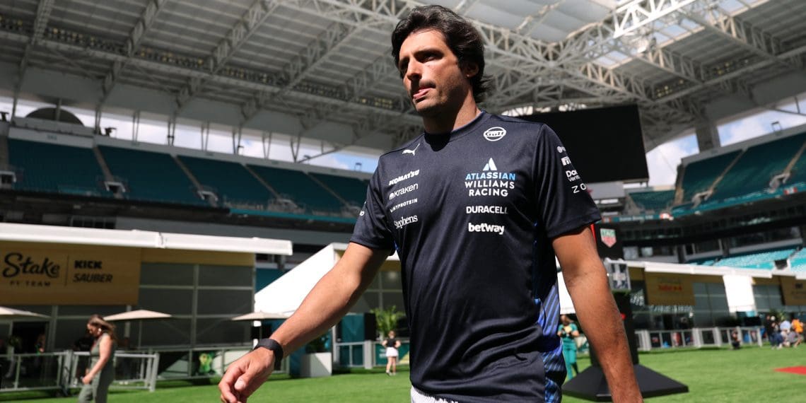 Shocking Revelations: Sainz Unveils Hamilton’s Struggles and F1 Team Dynamics