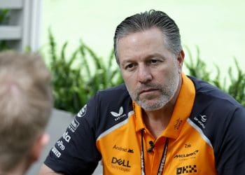 Zak Brown Slams Alan Jones’ “Weak” Attack on Lando Norris – Intense F1 Drama Unfolds