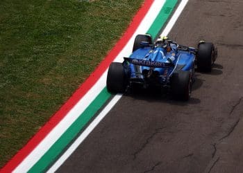 Carlos Sainz Demands Williams’ Racing Excellence After Frustration at Emilia Romagna GP