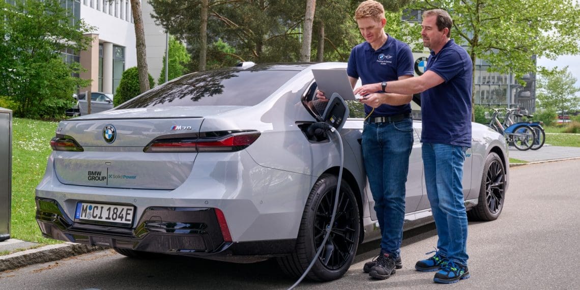 BMW i7 testa baterias de estado sólido da Solid Power