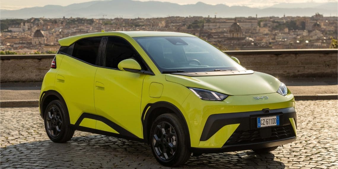 Dolphin Surf: a onda citadina da BYD chega à Europa