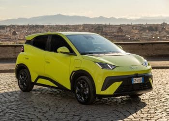 Dolphin Surf: a onda citadina da BYD chega à Europa