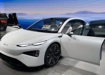 BYD Seal 08 apanhado em testes