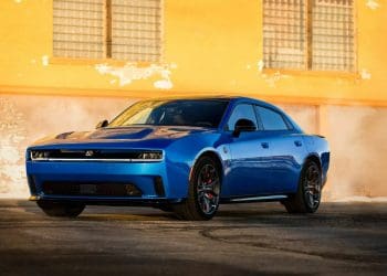 Dodge apresenta Charger Daytona de quatro portas