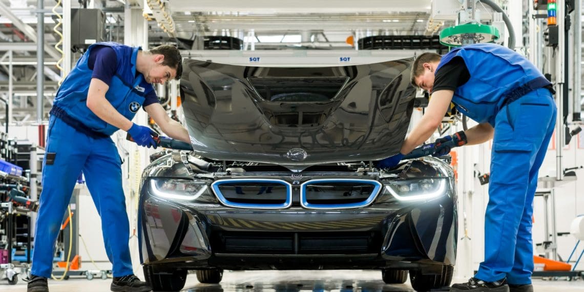 Sabe quanto veículos eletrificados já produziu a BMW?