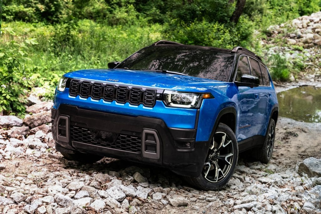 Jeep revela as primeiras imagens do novo Cherokee