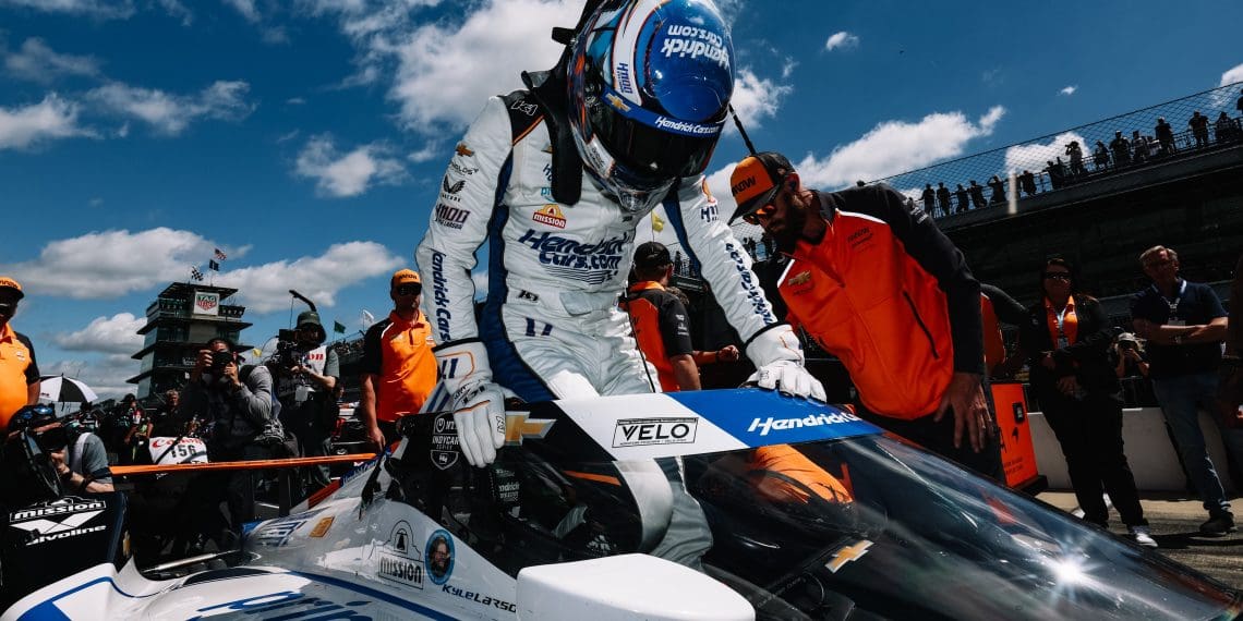 Kyle Larson’s Indy 500 Dreams Crushed by Kevin Harvick: No Chance to Win!