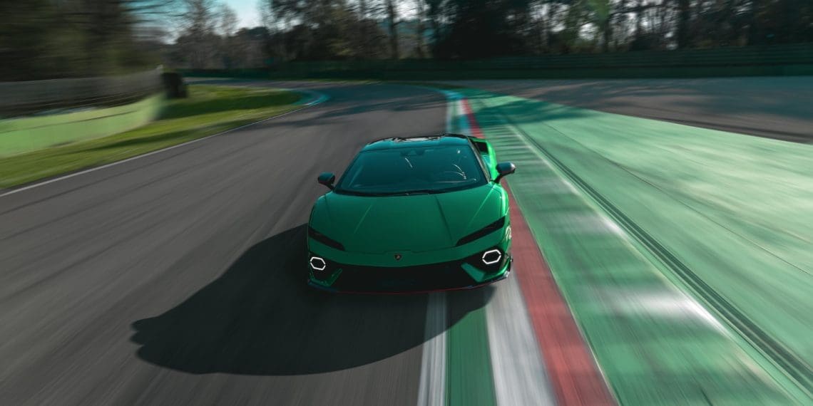 Receita da Lamborghini cresce 29,6% no 1.º trimestre de 2025