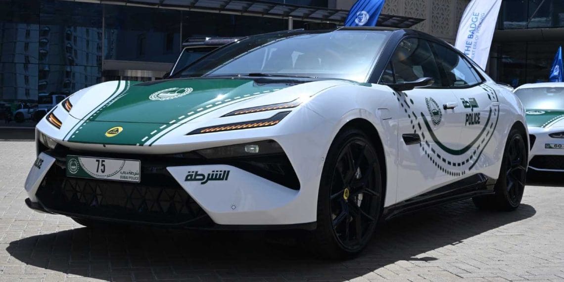 Novo bólide ao serviço da Polícia do Dubai é um Lotus Emeya S