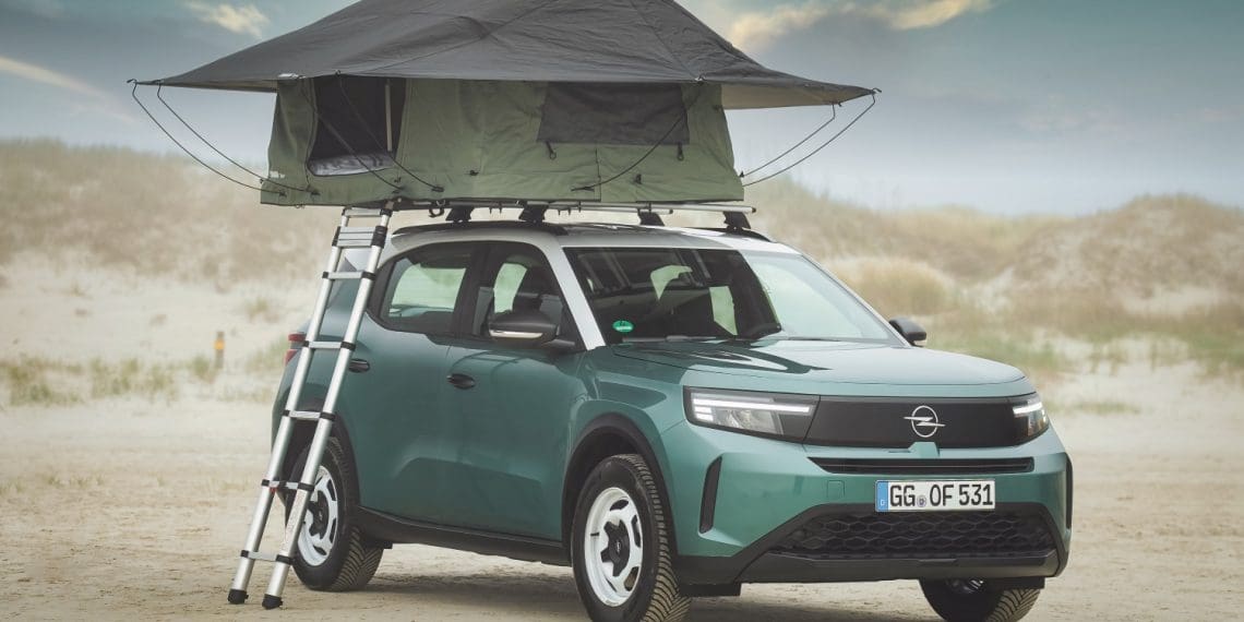 A pensar no Verão Opel Frontera ganha tenda de tejadilho