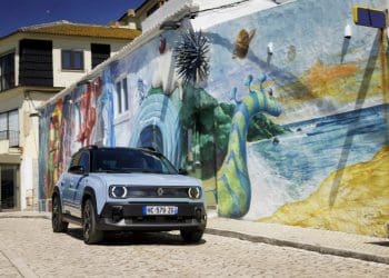 Novo Renault 4 E-Tech elétrico mostra-se ao mundo em Portugal