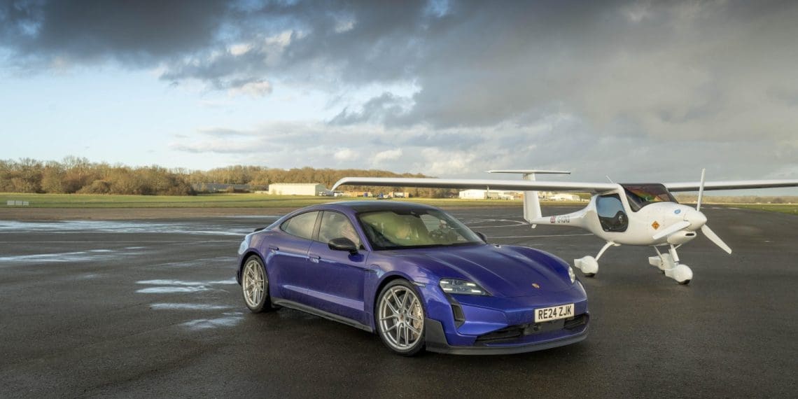 Porsche Taycan Turbo GT enfrenta avião elétrico em corrida de estrelas