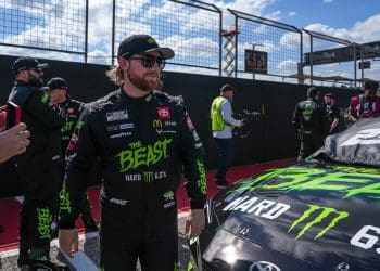 Tyler Reddick Unveils Heartfelt Mother’s Day Tribute, Racing World Erupts in Emotion!