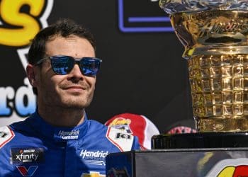Kyle Larson’s Unparalleled Domination Leaves Chase Elliott in Dust – Shocking NASCAR Revelations