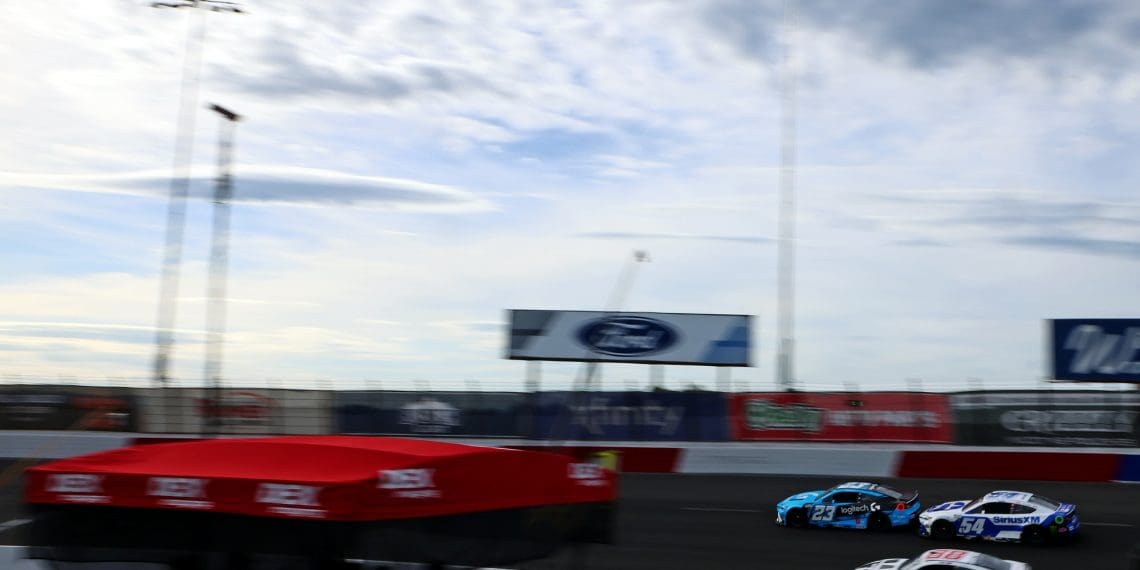 Kiwi Driver’s NASCAR Debut: Shane van Gisbergen’s Chicago Triumph Sparks Supercars Frenzy