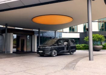 VW Multivan ganha versão de oito lugares