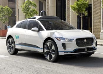 Waymo e Magna vão produzir veículos autónomos nos EUA