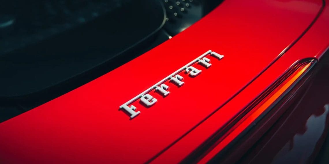 Ferrari 100% elétrico vai chegar ao mercado em outubro de 2026