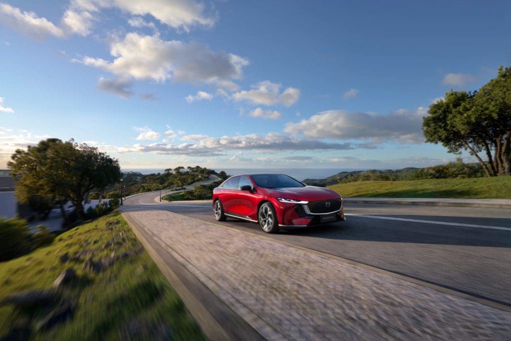 Já conhecemos o novo Mazda 6e que chega em setembro