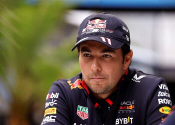 Derek Warwick Urges Cadillac F1 to Secure Sergio Perez for 2026