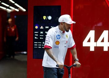 Lewis Hamilton’s Throne Under Siege: Ferrari’s Shocking Lack of Trust Unveiled