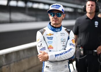 Kyle Larson’s Reign Threatened: NASCAR’s Iconic Oval Under Fire for Lackluster Performance