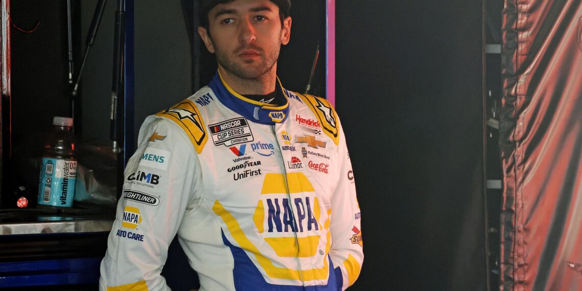 Chase Elliott’s Thunderous Downfall: Kyle Petty BLASTS NASCAR Star for HMS Failures