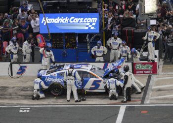 Kyle Larson’s Fiery Crash Unveils Nightmare at Michigan in Dramatic Qualifying Duel