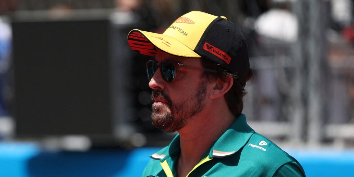 Fernando Alonso Stunned as Lewis Hamilton Struggles in Ferrari Debut