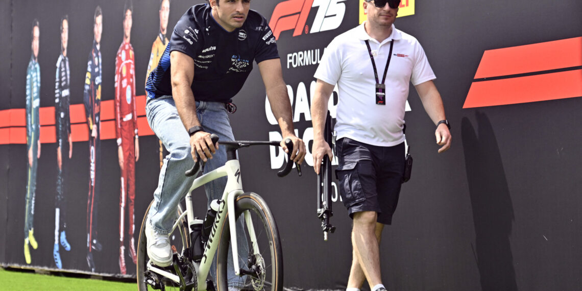 Carlos Sainz Unveils Ferrari’s Turmoil: Chaos and Finger-Pointing Grip Scuderia
