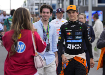 Oscar Piastri Surpasses Ricciardo: F1 Rivalry Heads for Historic Showdown