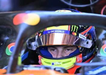 Oscar Piastri’s Epic F1 Showdown Against Lando Norris: Championship Battle Intensifies
