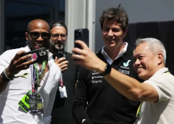 Toto Wolff’s Risky Move: Max Verstappen’s Potential Shift to Mercedes Creates F1 Turmoil